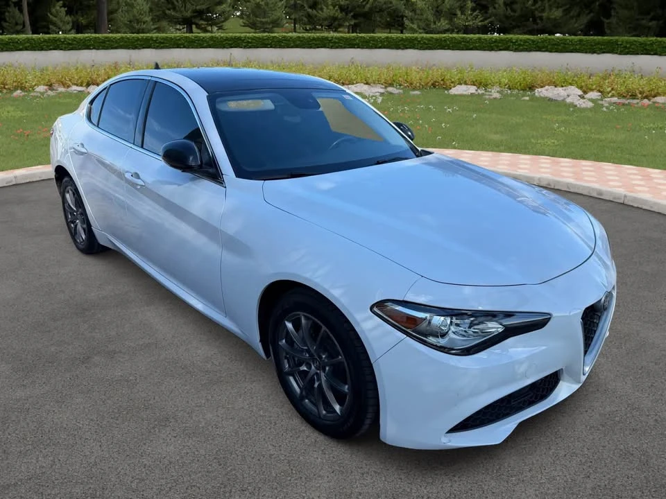 2018 Alfa Romeo Giulia - Image 2 of 20