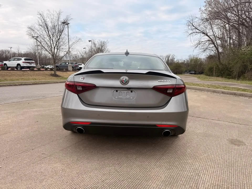 2018 Alfa Romeo Giulia - Image 5 of 17