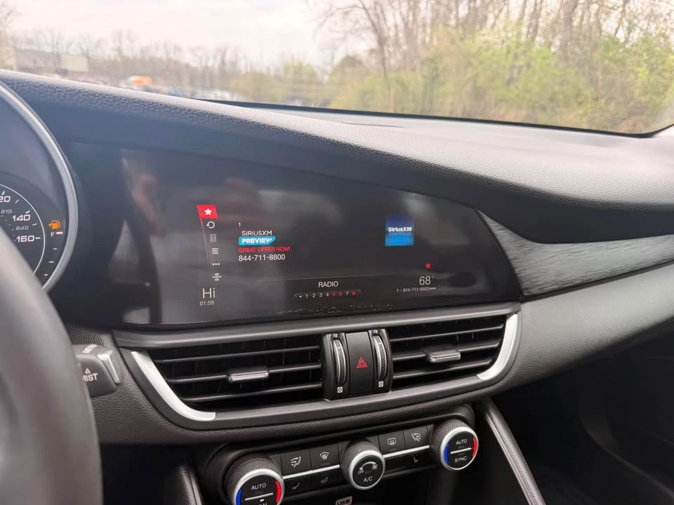 2018 Alfa Romeo Giulia - Image 12 of 17
