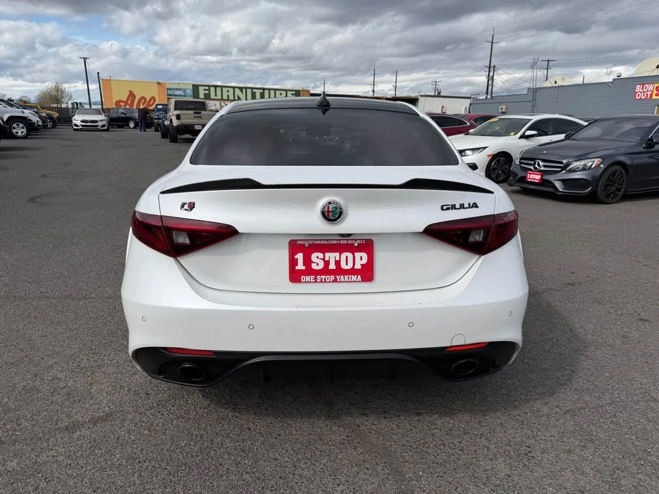 2018 Alfa Romeo Giulia - Image 6 of 11