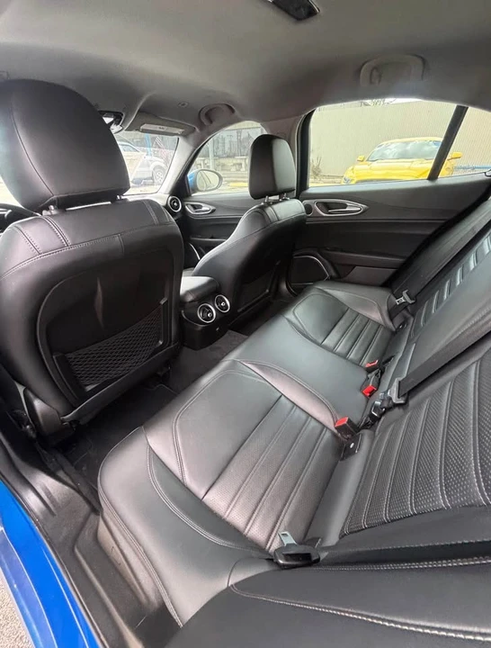 2018 Alfa Romeo Giulia - Image 6 of 7