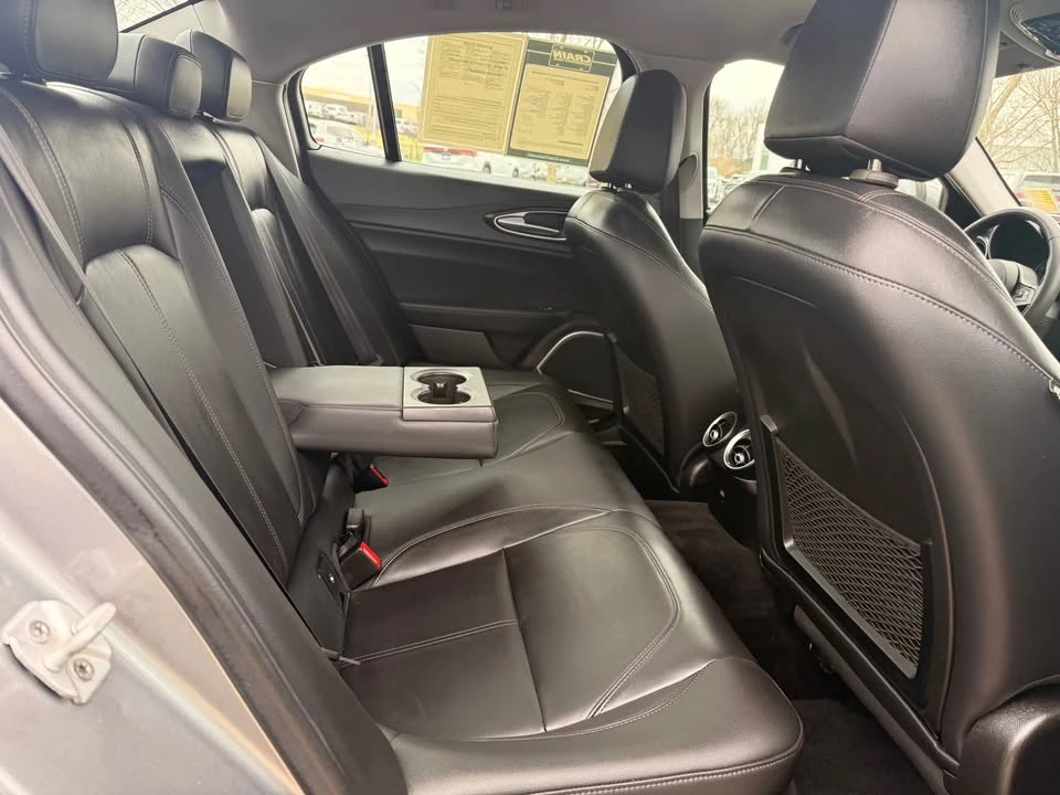 2018 Alfa Romeo Giulia - Image 8 of 17