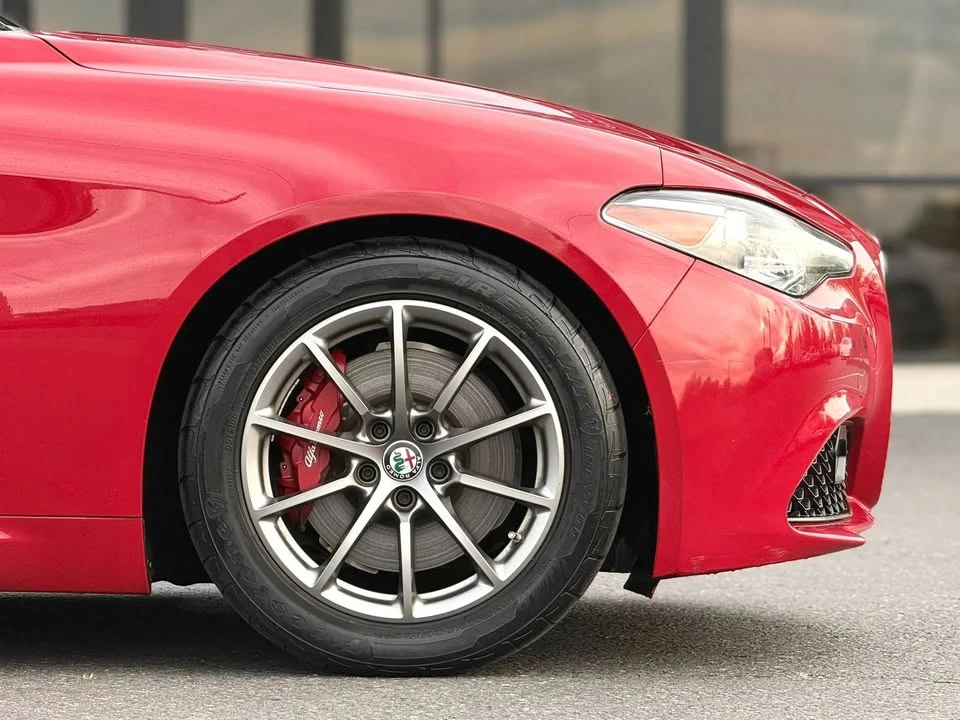 2018 Alfa Romeo Giulia - Image 7 of 15