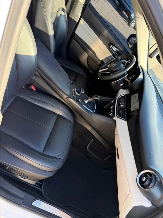 2018 Alfa Romeo Giulia - Image 19 of 20