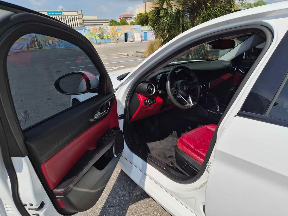 2018 Alfa Romeo Giulia - Image 8 of 16