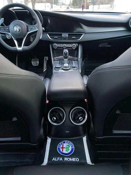 2018 Alfa Romeo Giulia - Image 7 of 14