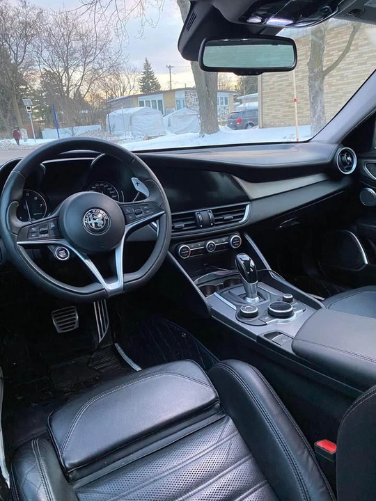 2018 Alfa Romeo Giulia - Image 6 of 14
