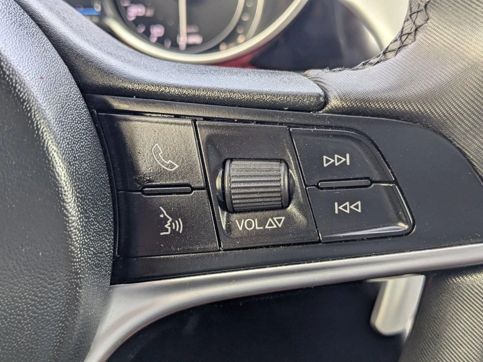 2018 Alfa Romeo Giulia - Image 14 of 20