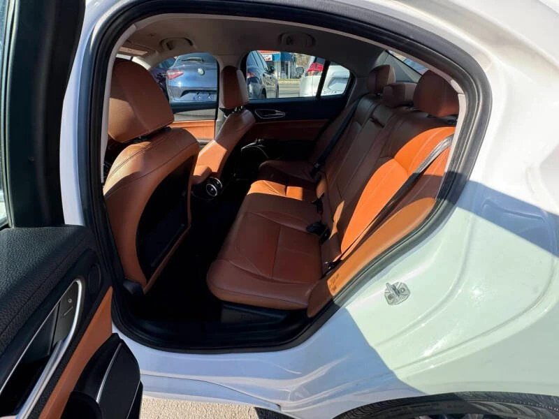 2018 Alfa Romeo Giulia - Image 16 of 20