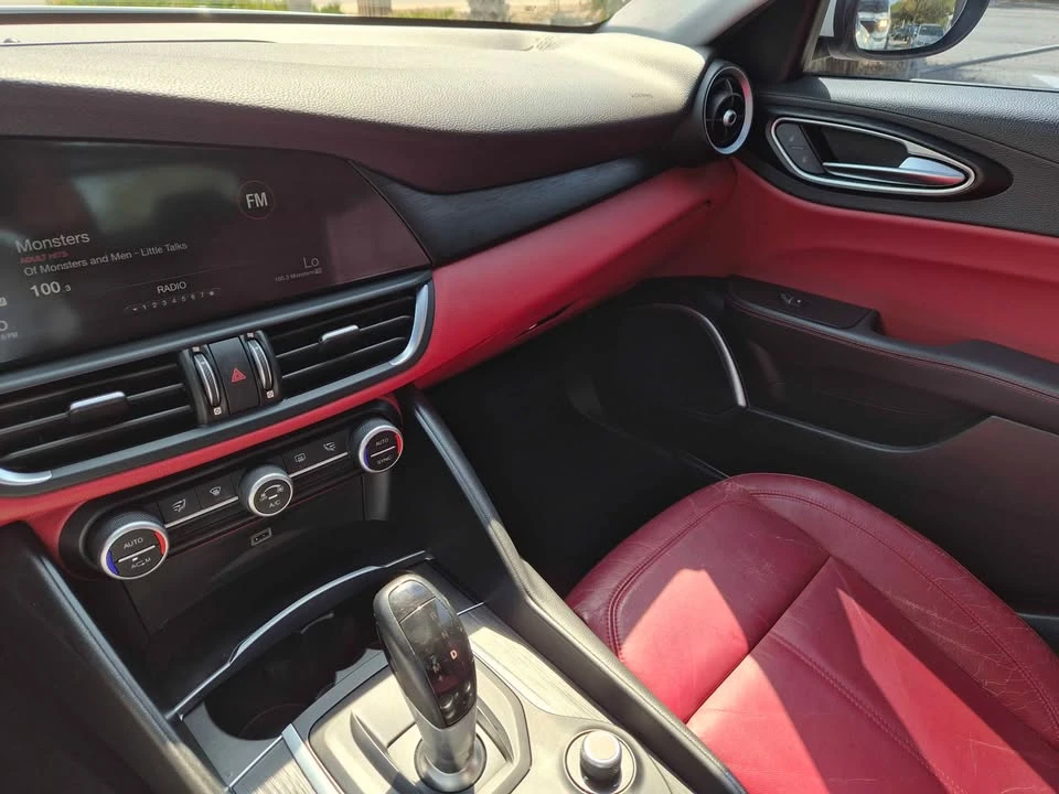 2018 Alfa Romeo Giulia - Image 16 of 16
