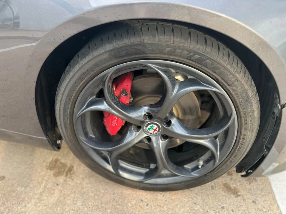 2018 Alfa Romeo Giulia - Image 5 of 8