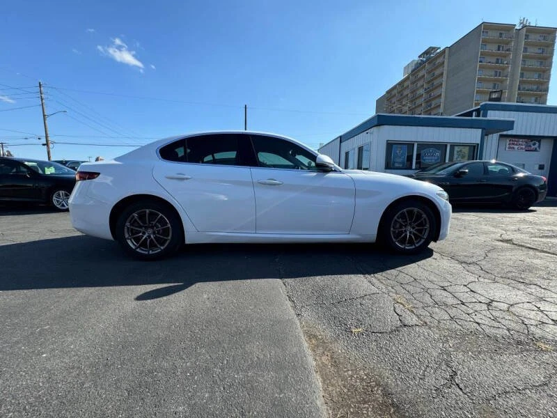 2018 Alfa Romeo Giulia - Image 7 of 20