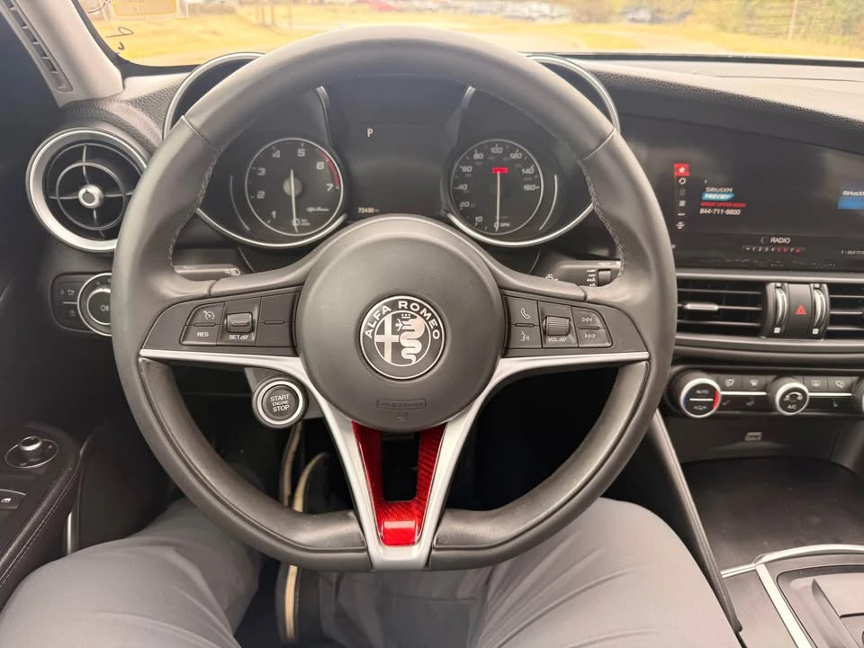 2018 Alfa Romeo Giulia - Image 10 of 17