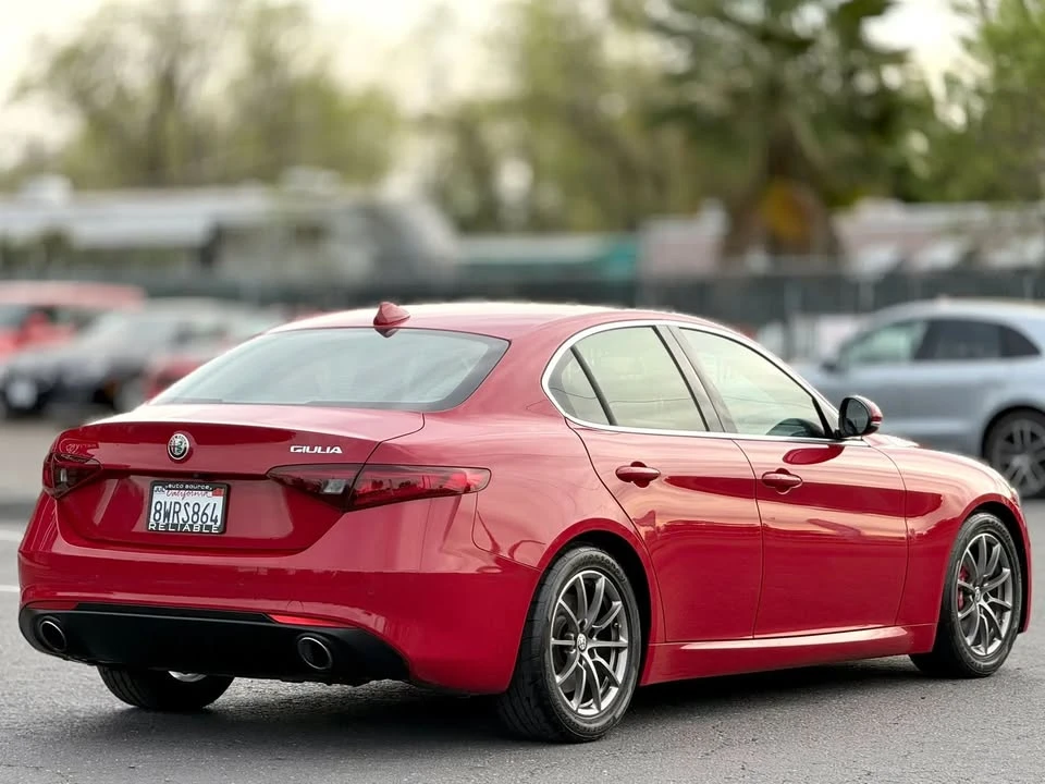 2018 Alfa Romeo Giulia - Image 4 of 15