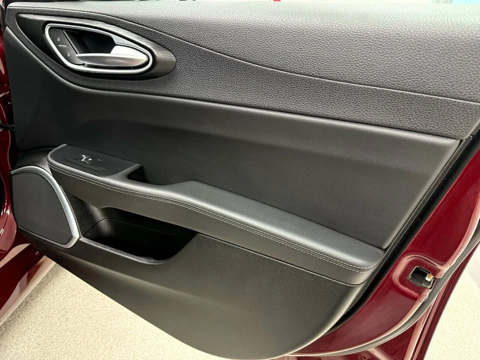 2018 Alfa Romeo Giulia - Image 13 of 20