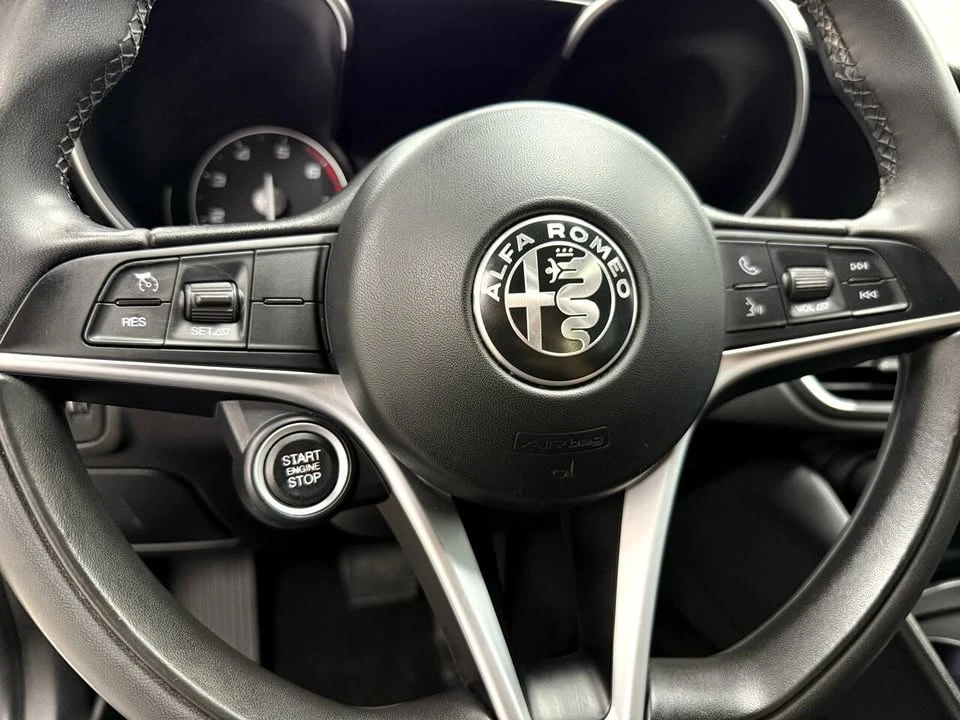 2018 Alfa Romeo Giulia - Image 18 of 20