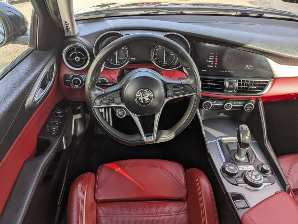 2018 Alfa Romeo Giulia - Image 11 of 20