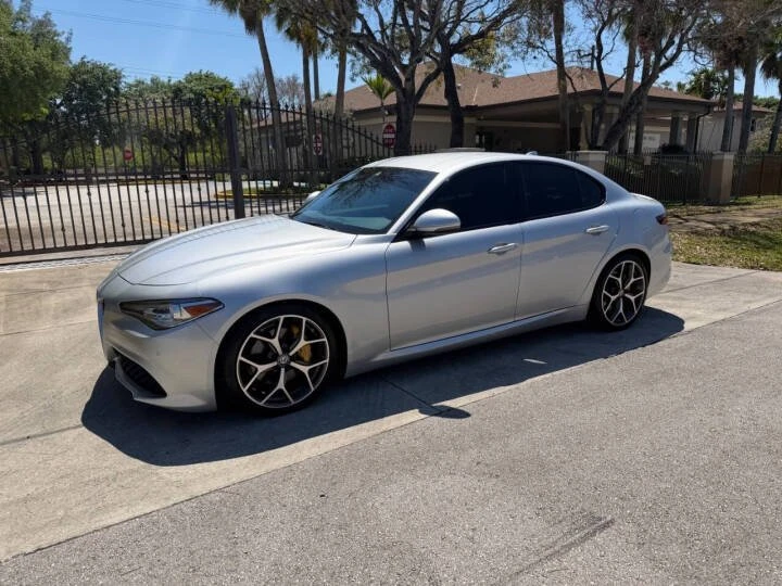 2018 Alfa Romeo Giulia - Image 18 of 18