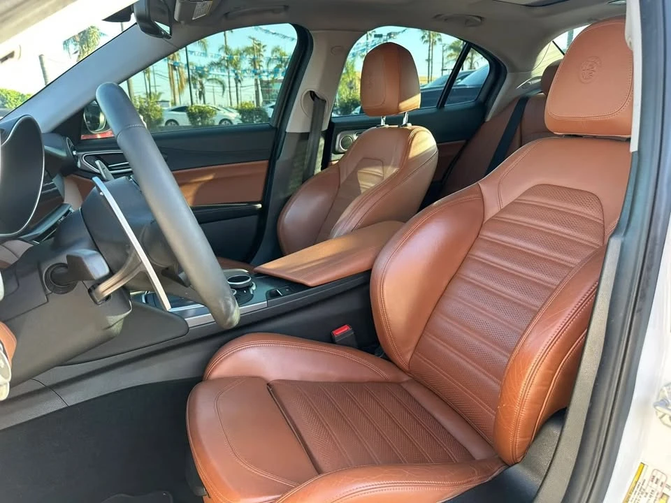 2018 Alfa Romeo Giulia - Image 8 of 19
