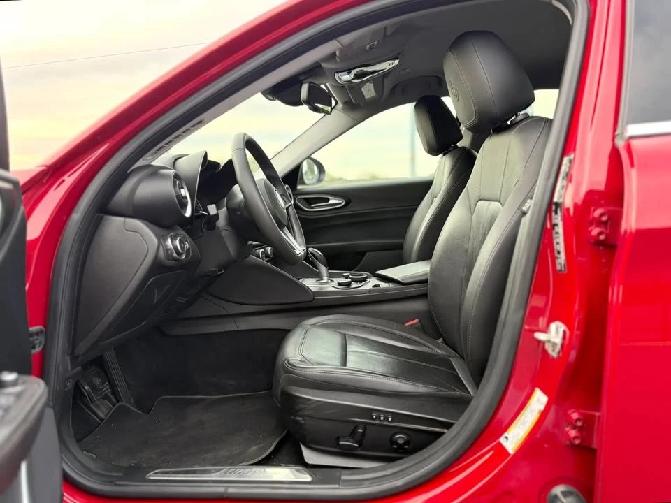 2018 Alfa Romeo Giulia - Image 8 of 15