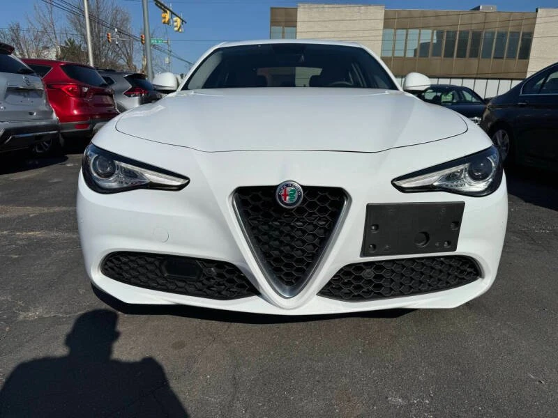 2018 Alfa Romeo Giulia - Image 8 of 20