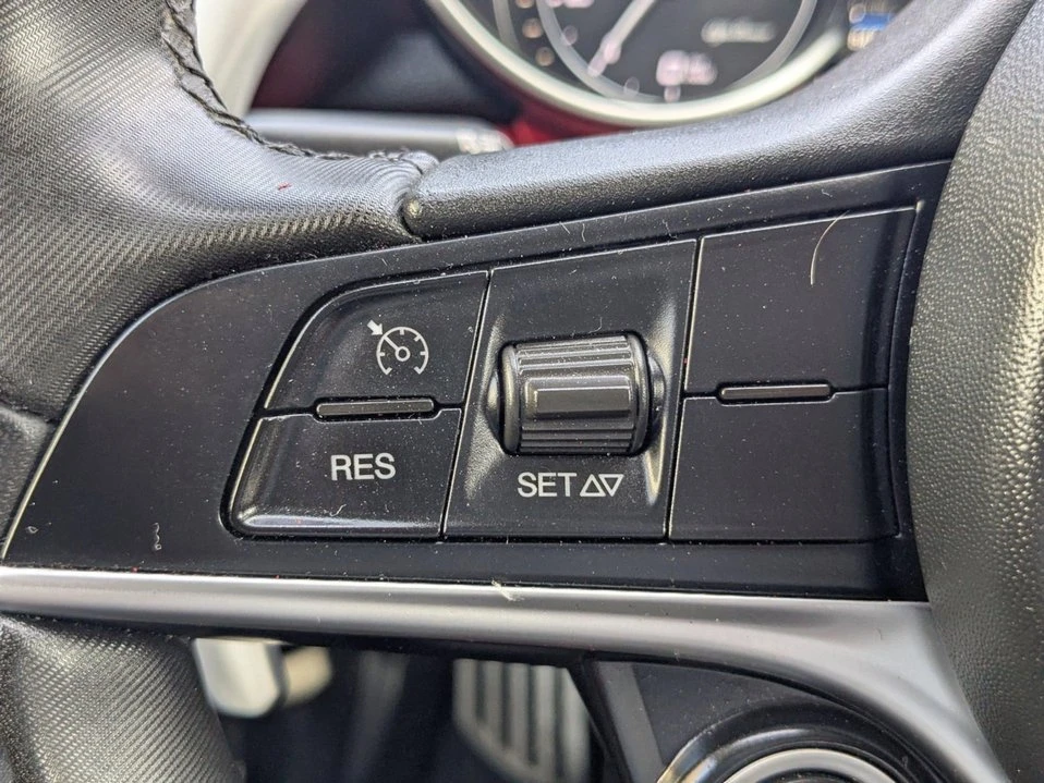 2018 Alfa Romeo Giulia - Image 13 of 20