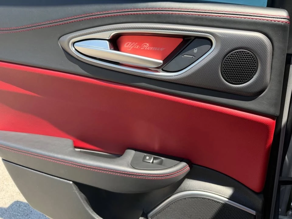 2018 Alfa Romeo Giulia - Image 13 of 20