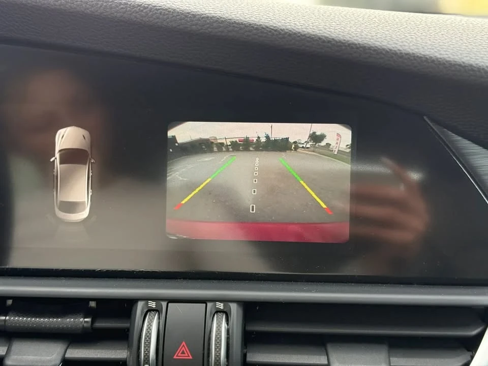 2018 Alfa Romeo Giulia - Image 14 of 15