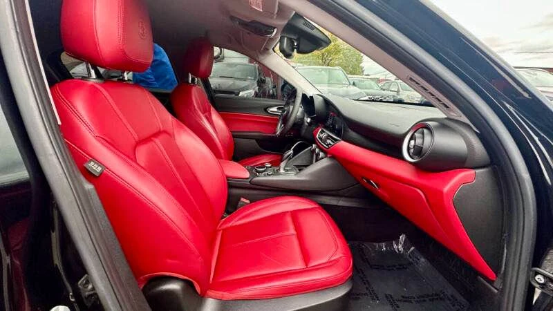 2018 Alfa Romeo Giulia - Image 11 of 20