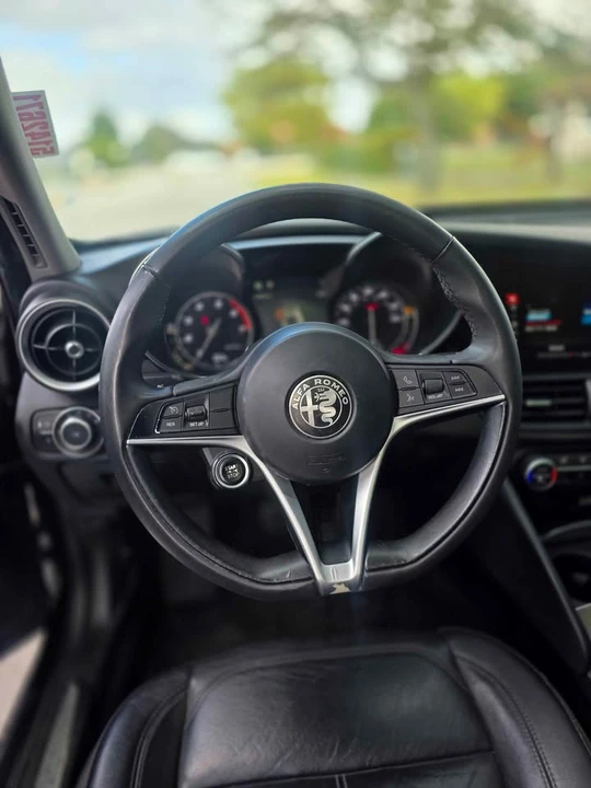 2018 Alfa Romeo Giulia - Image 7 of 9
