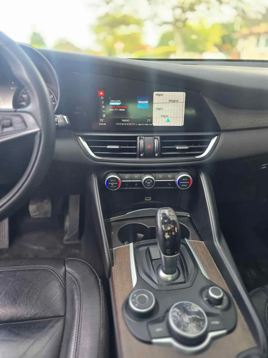 2018 Alfa Romeo Giulia - Image 8 of 9