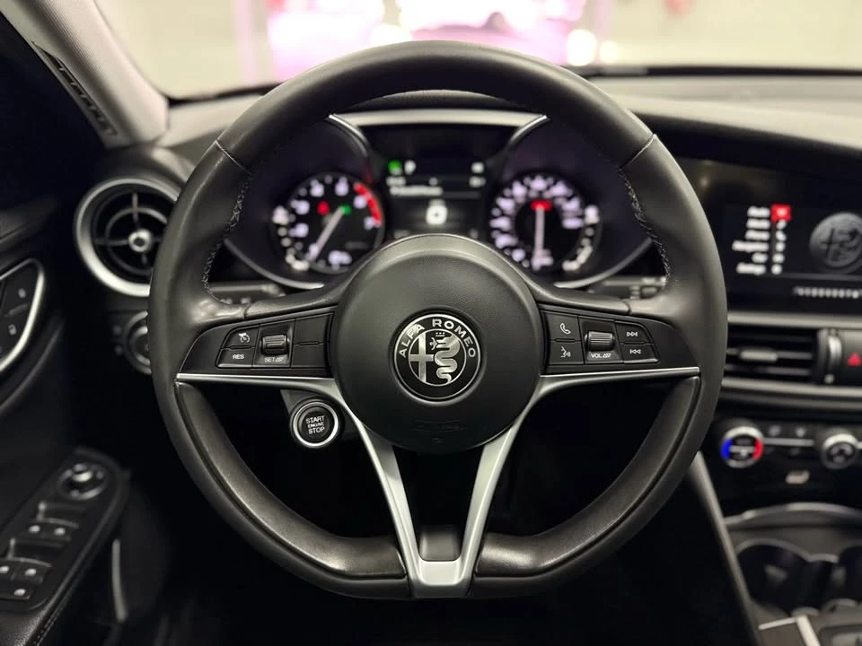 2018 Alfa Romeo Giulia - Image 17 of 20