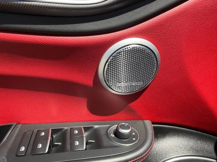 2018 Alfa Romeo Giulia - Image 15 of 18