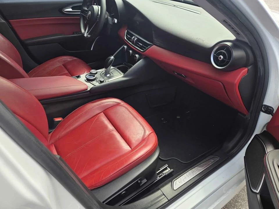 2018 Alfa Romeo Giulia - Image 6 of 9