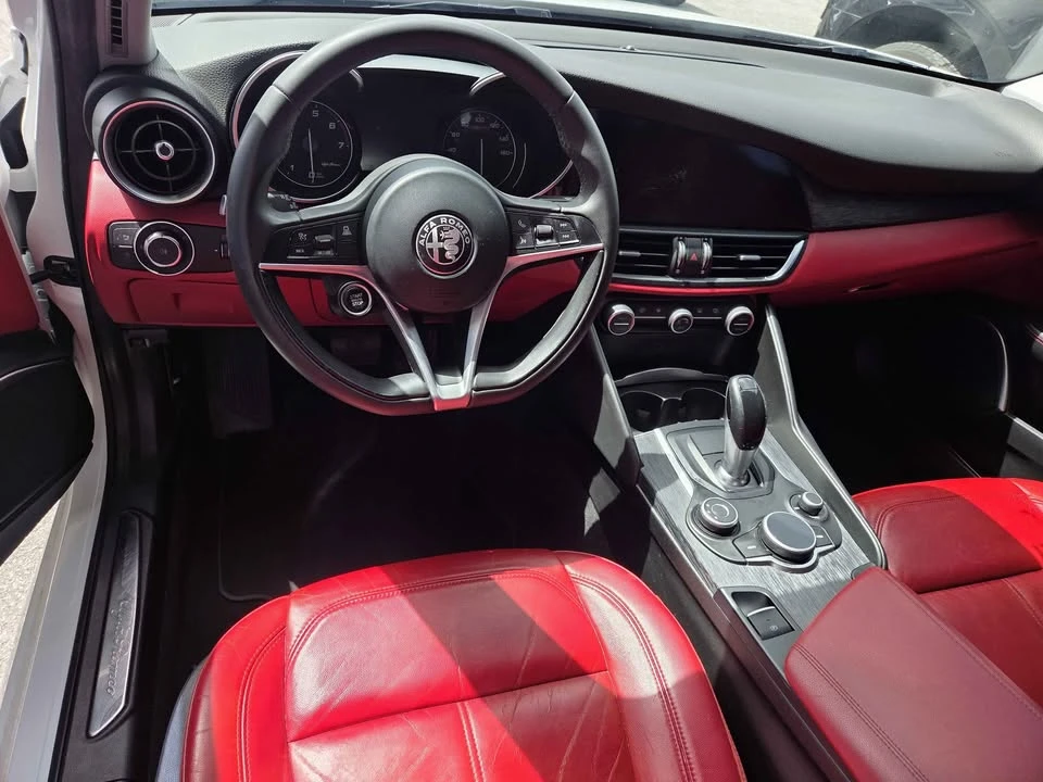 2018 Alfa Romeo Giulia - Image 9 of 9