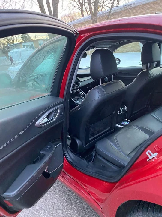 2018 Alfa Romeo Giulia - Image 11 of 14
