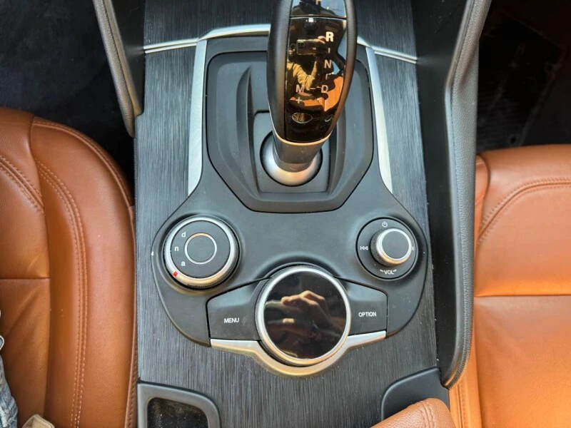 2018 Alfa Romeo Giulia - Image 17 of 20