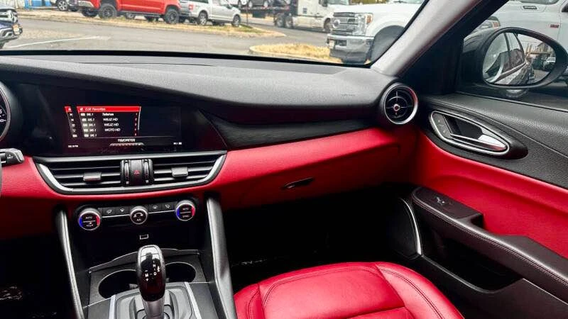 2018 Alfa Romeo Giulia - Image 14 of 20