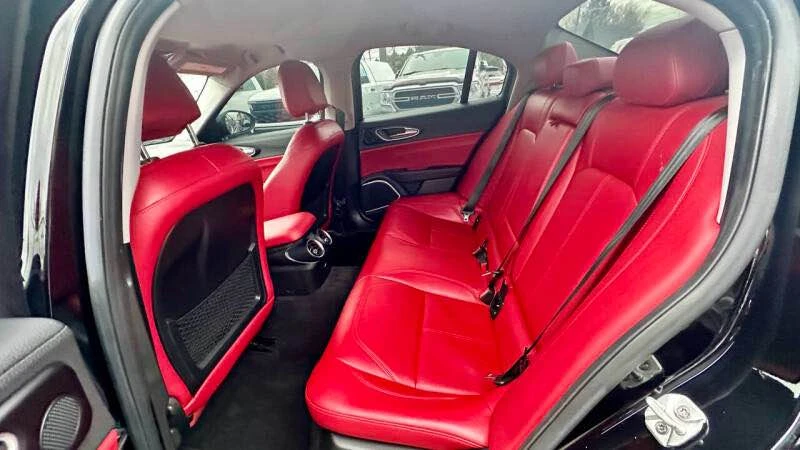 2018 Alfa Romeo Giulia - Image 8 of 20
