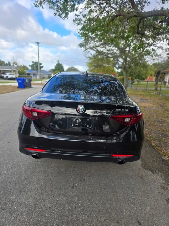 2018 Alfa Romeo Giulia - Image 6 of 9