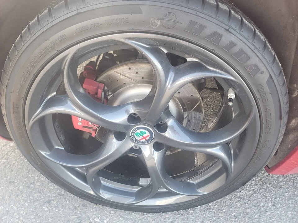 2018 Alfa Romeo Giulia - Image 7 of 13