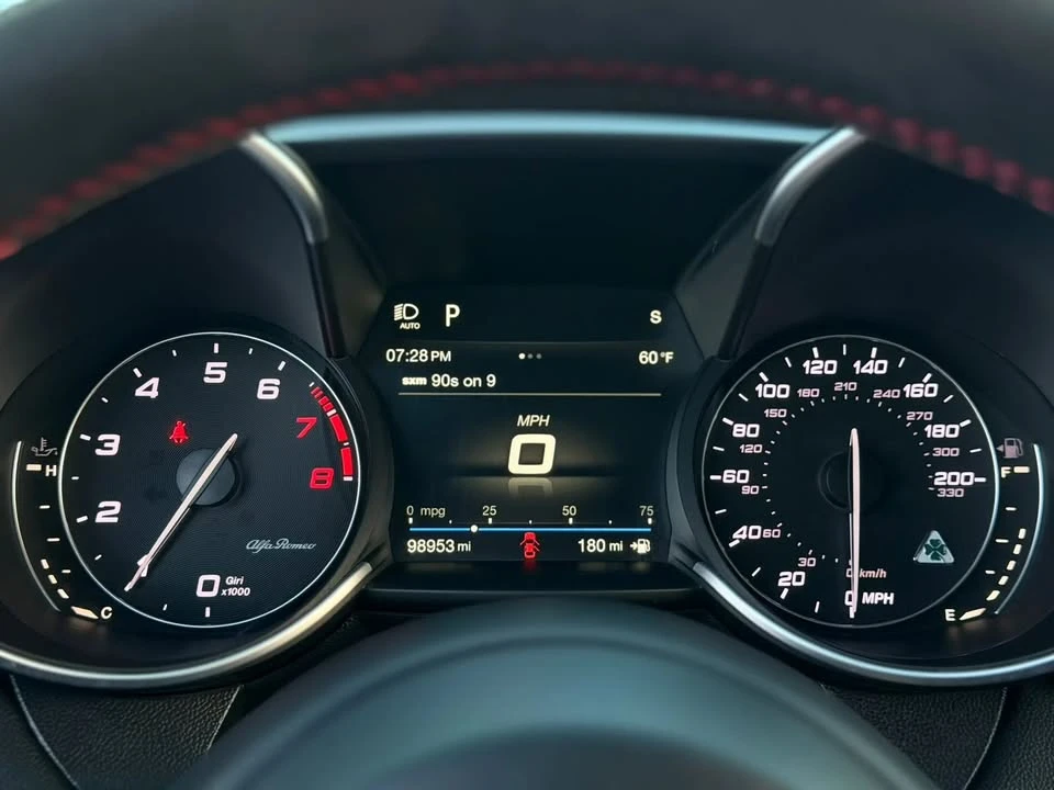 2018 Alfa Romeo Giulia - Image 15 of 20
