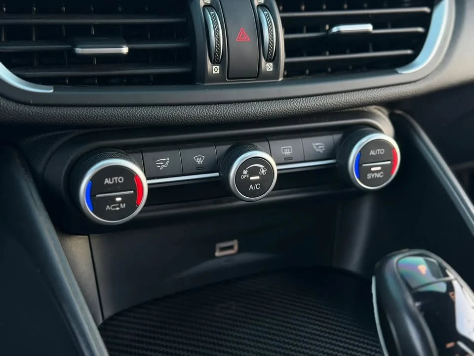 2018 Alfa Romeo Giulia - Image 18 of 20