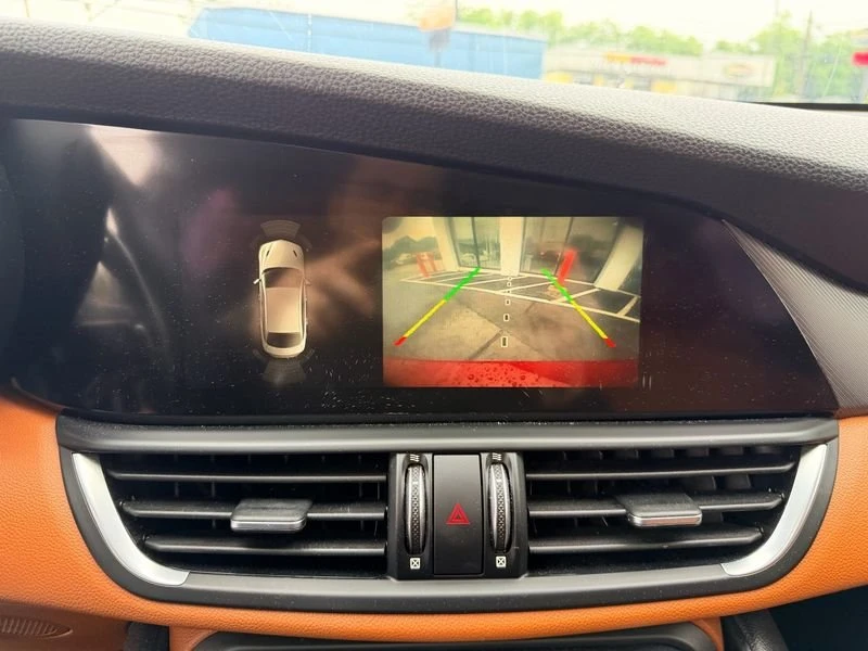 2018 Alfa Romeo Giulia - Image 5 of 5