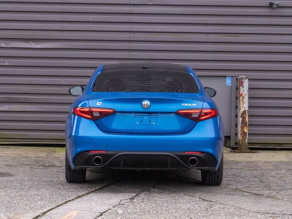 2018 Alfa Romeo Giulia - Image 16 of 20