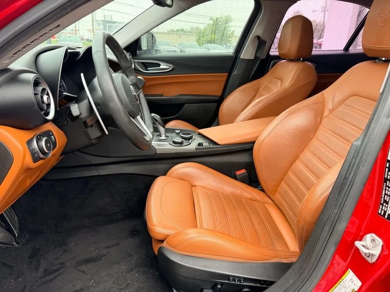2018 Alfa Romeo Giulia - Image 4 of 5