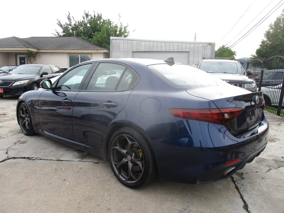 2018 Alfa Romeo Giulia - Image 9 of 20