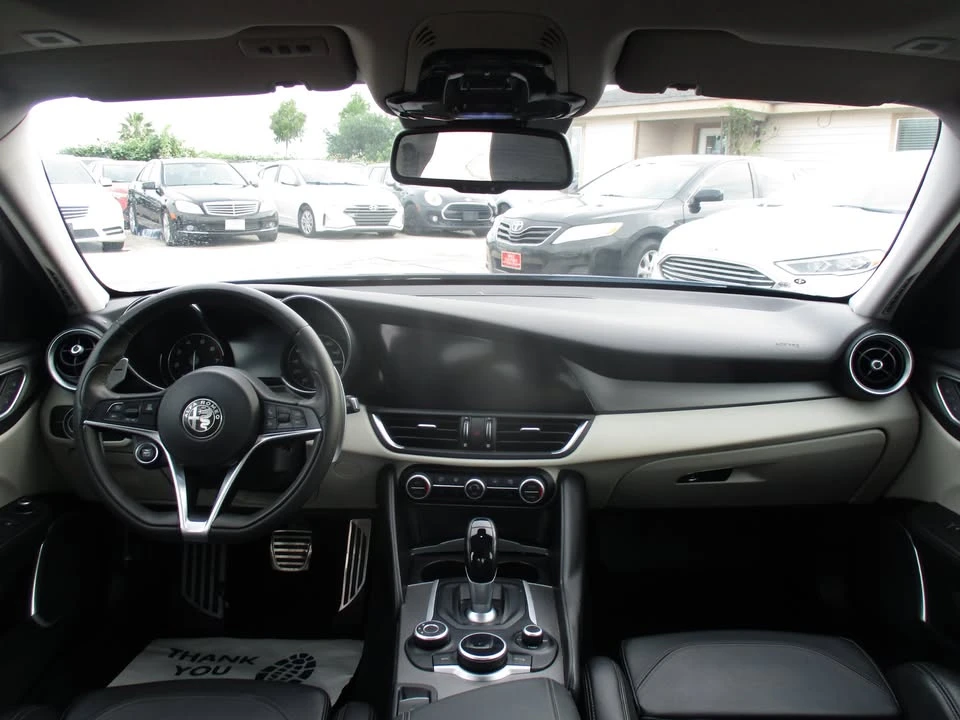 2018 Alfa Romeo Giulia - Image 11 of 20