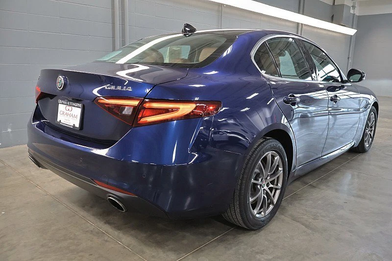 2018 Alfa Romeo Giulia - Image 10 of 15
