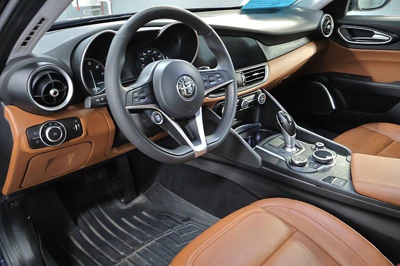 2018 Alfa Romeo Giulia - Image 2 of 15